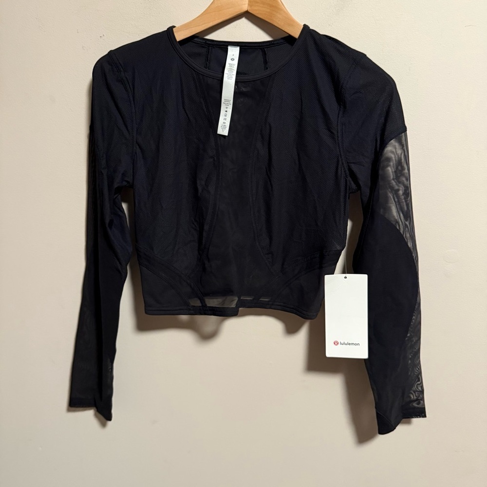 NWT Lululemon Mesh Panelled Training Long Sleeve Shirt
Black- Size 8 - Picture 3 of 9